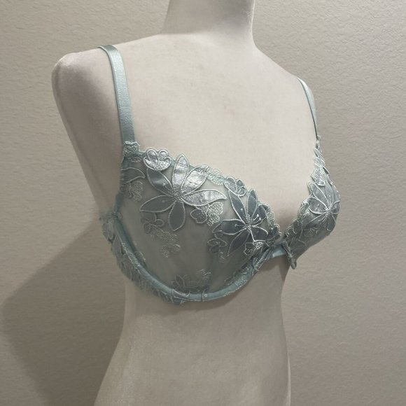 Victoria Secret Lace Bra - Picture 2 of 6